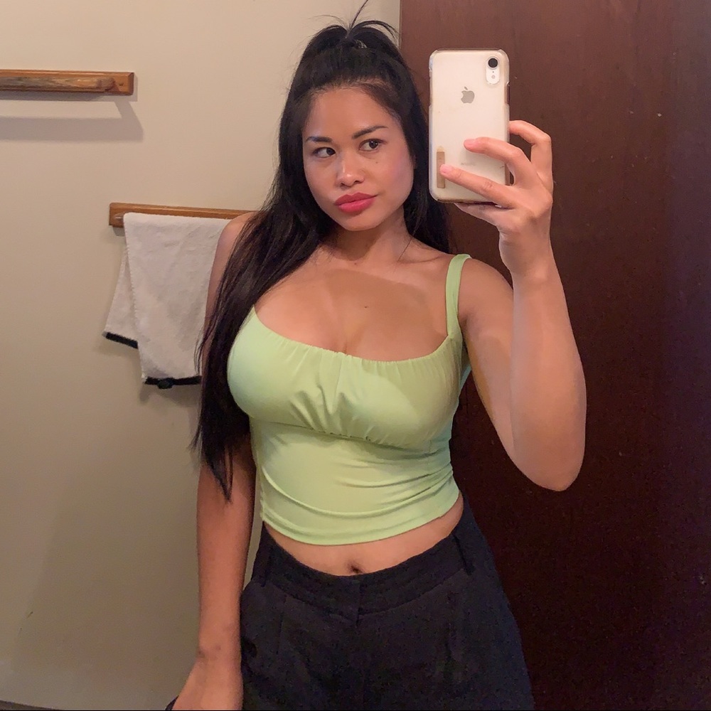 NWT
 Green Women Tank Top